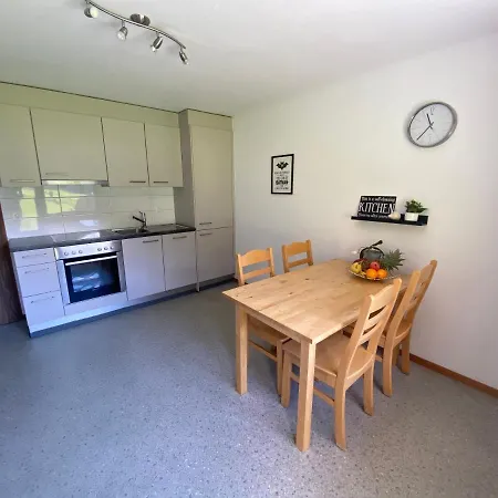 アパート Carmena *