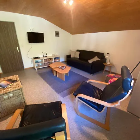 アパート Carmena *