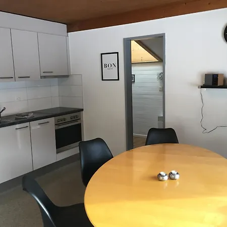 アパート Carmena