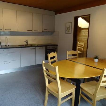 Carmena アパート