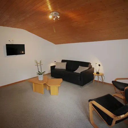 アパート Carmena *