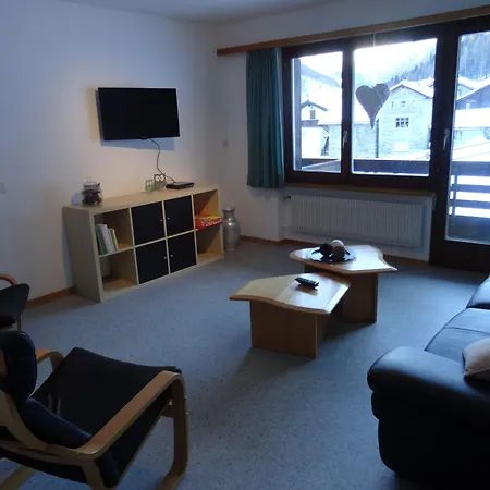 Carmena アパート