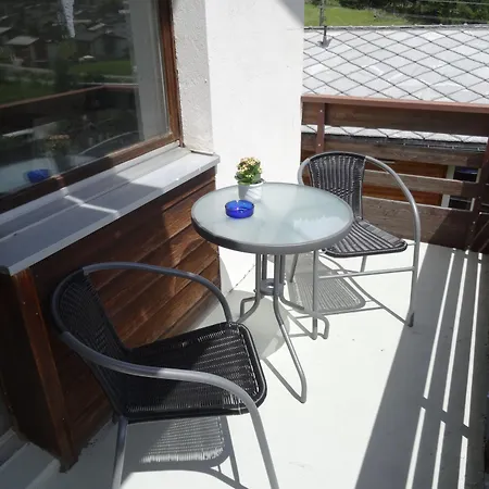 アパート Carmena