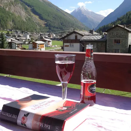 Carmena アパート *