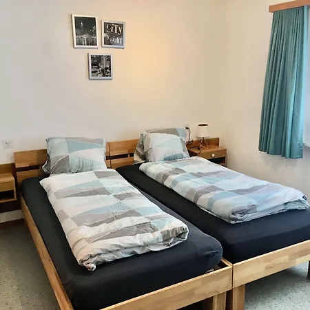 アパート Carmena